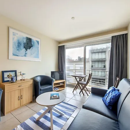 In St-idesbald With Sea View Balcony, Cleaning Included *