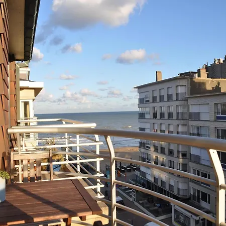 In St-idesbald With Sea View Balcony, Cleaning Included