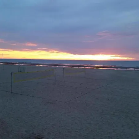 In St-idesbald With Sea View Balcony, Cleaning Included Apartment