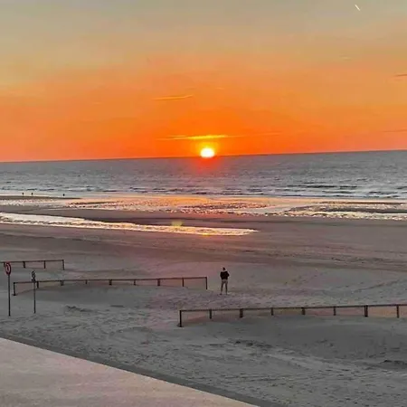 Apartment In St-idesbald With Sea View Balcony, Cleaning Included