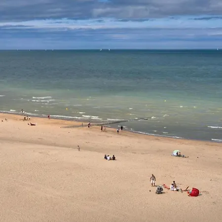 In St-idesbald With Sea View Balcony, Cleaning Included *
